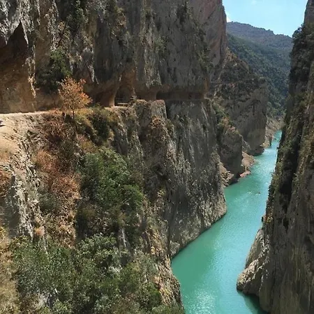 Casa Notari Congost De Montrebei Kır Evi *