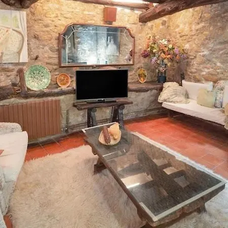 Casa Notari Congost De Montrebei Kır Evi *